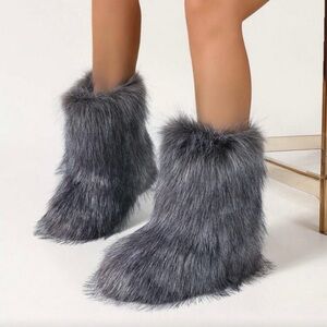 Stylish Gray Faux Fur Women's Boots